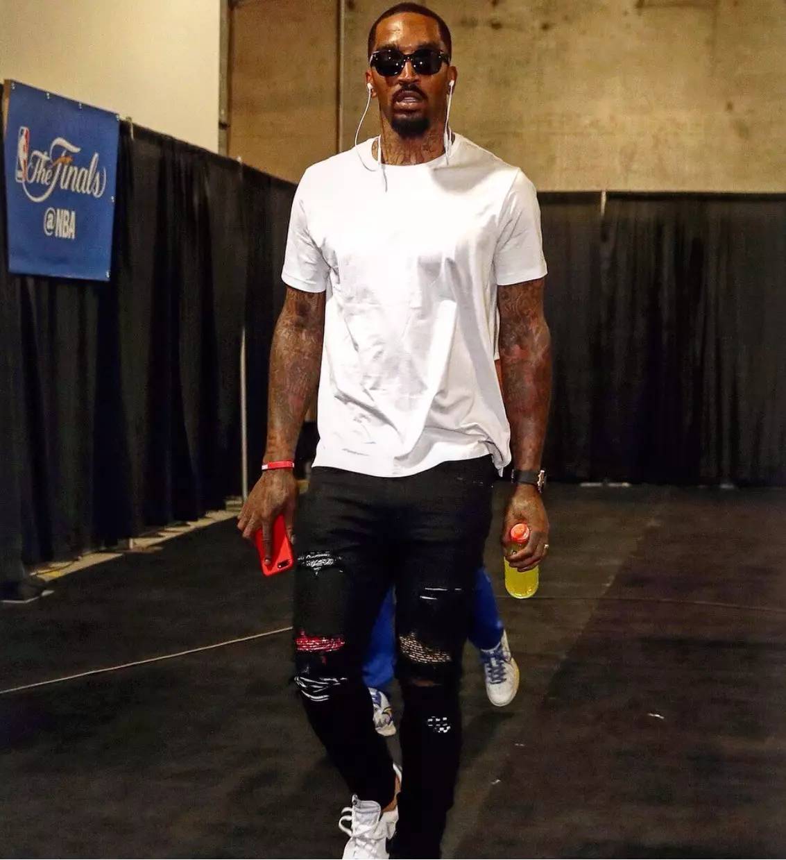 亚泰0-4国安保级希望渺茫，法比奥两射一传，塞鸟、张玉宁建功（国安4-0击溃亚泰：法比奥两射一传，塞鸟张玉宁建功，保级前景告急）