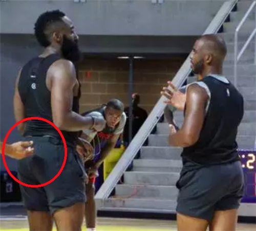 瓦伦西亚vs莱万特：加亚、丹朱马首发，马修-瑞安、阿德里安-德拉富恩特出战（瓦伦西亚战莱万特：加亚、丹朱马首发，马修-瑞安与阿德里安-德拉富恩特登场）