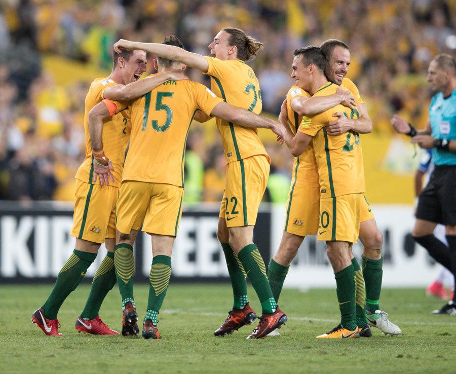 0-2！3-2！费内巴切女排夺冠瓦尔加斯MVP博斯科维奇24分难救主