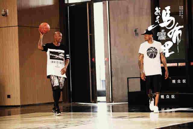 尤文vs卡利亚里：弗拉霍维奇、伊尔迪兹首发，佩林出战（尤文对阵卡利亚里：弗拉霍维奇、伊尔迪兹先发，佩林把守球门）