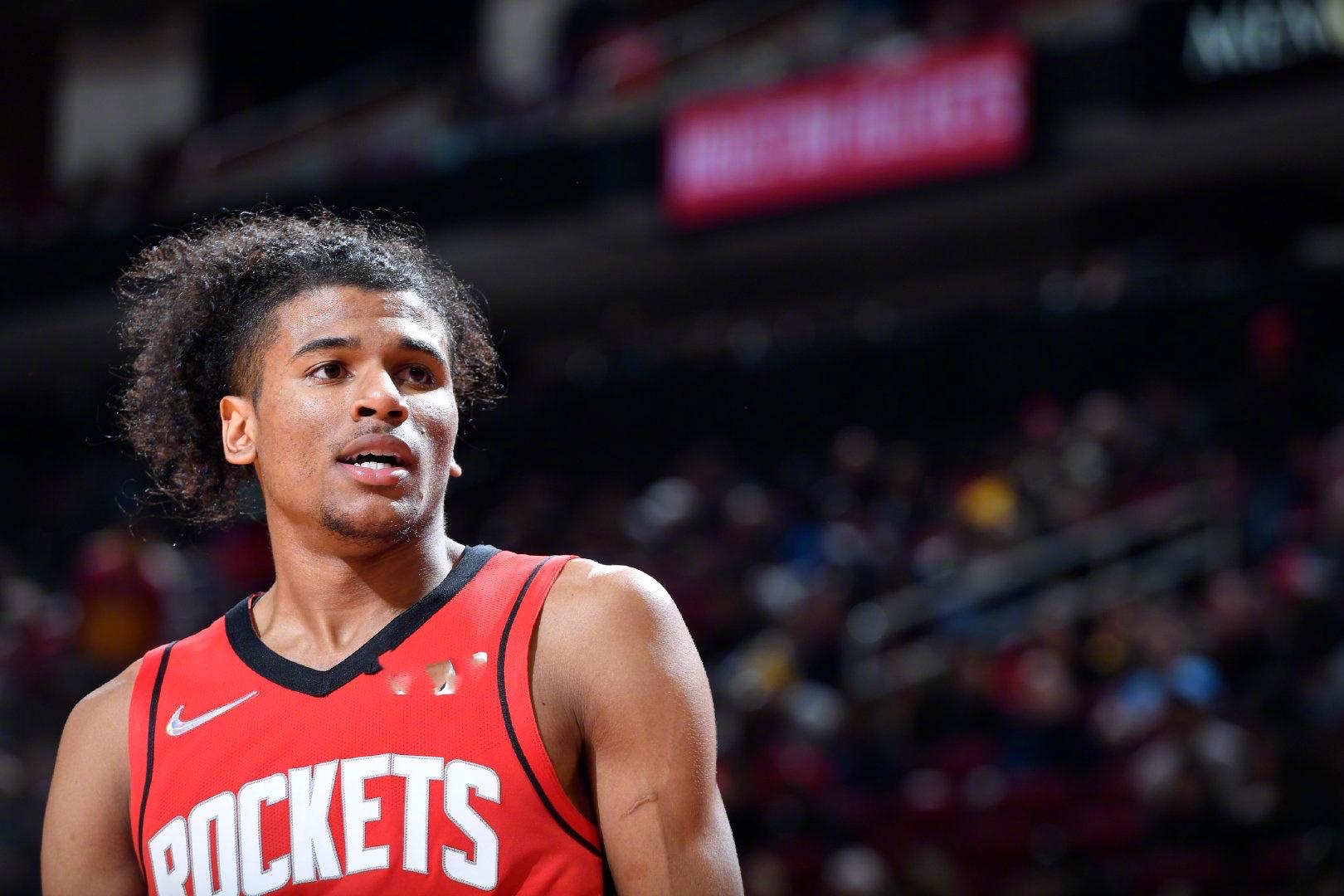 罗马诺：切尔西中场恩佐·费尔南德斯与新经济公司签约（罗马诺：切尔西中场恩佐·费尔南德斯已签约新经济公司）