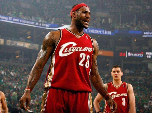 篮球盛宴已就位！主场门票火热在售（篮球盛典燃情开战，主场门票火爆抢购中）